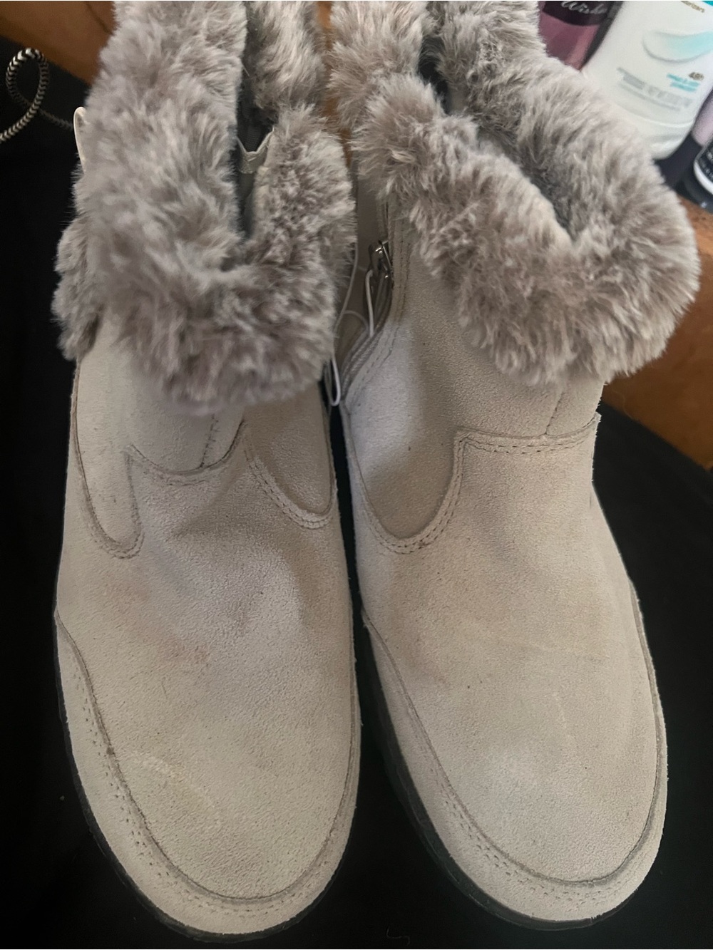 Khombu Light Taupe Suede Faux-Fur Cuff Winter Ankle Boots